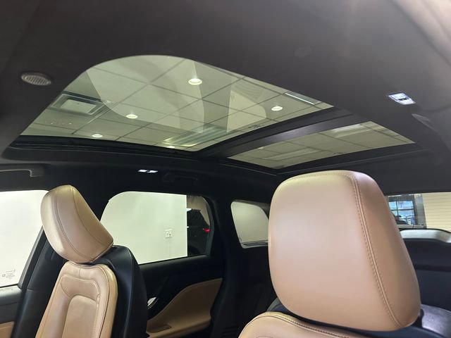 Used 2022 Lincoln Corsair Reserve w/ Equipment Group 201A image 4