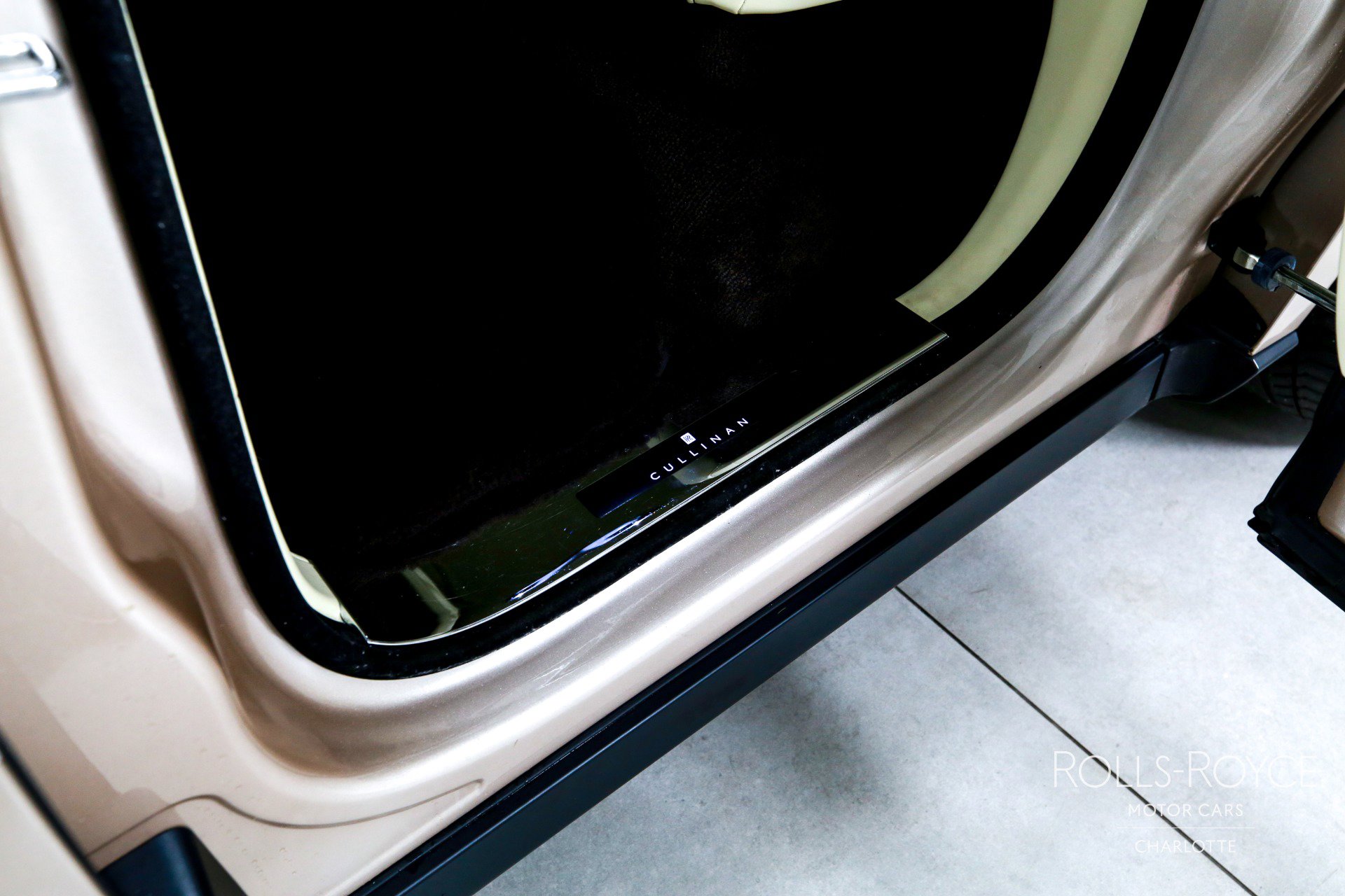 Used 2019 Rolls-Royce Cullinan image 22