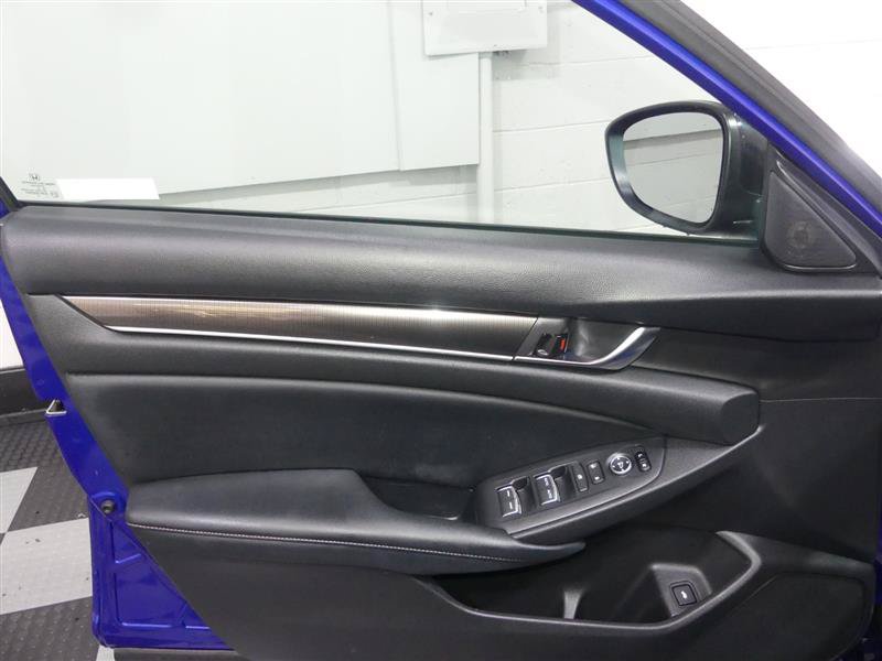 Used 2018 Honda Accord Sport image 17