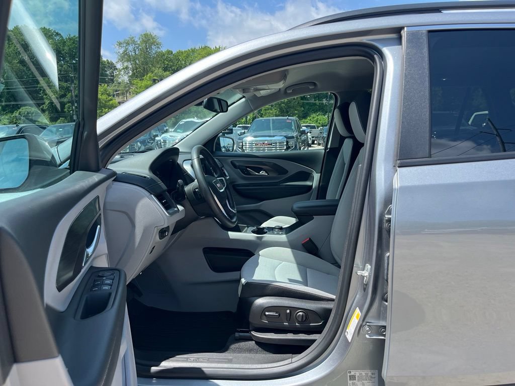 Used 2024 GMC Terrain SLE w/ Driver Convenience Package AWD/4WD image 21