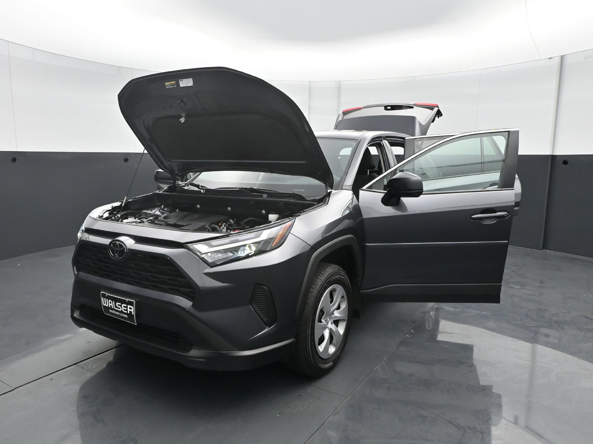Used 2024 Toyota RAV4 LE AWD/4WD image 28