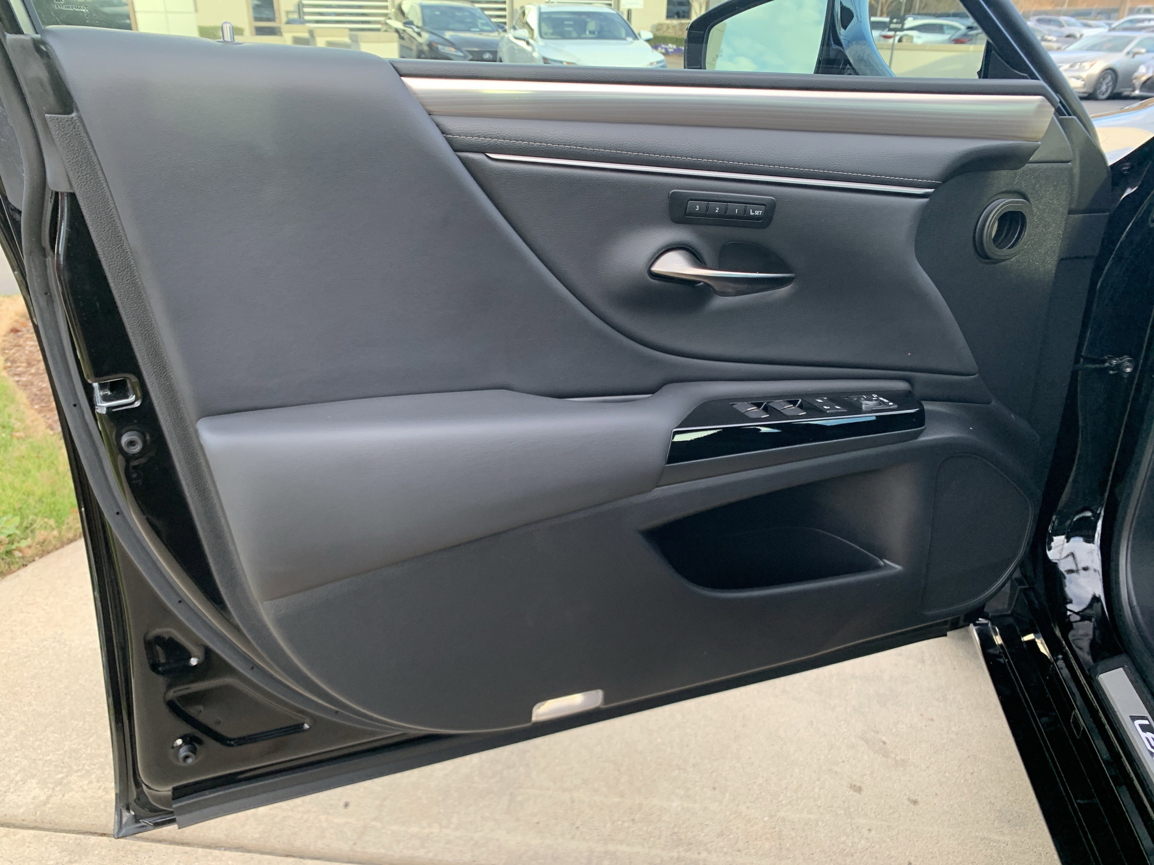 Used 2023 Lexus ES 350 F Sport image 14