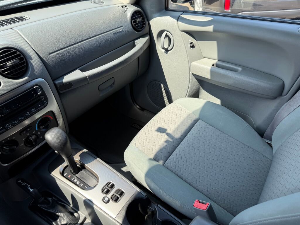 Used 2006 Jeep Liberty Renegade w/ Trailer Tow Group image 18