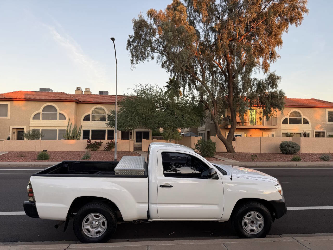 Used 2014 Toyota Tacoma 2WD Regular Cab image 16