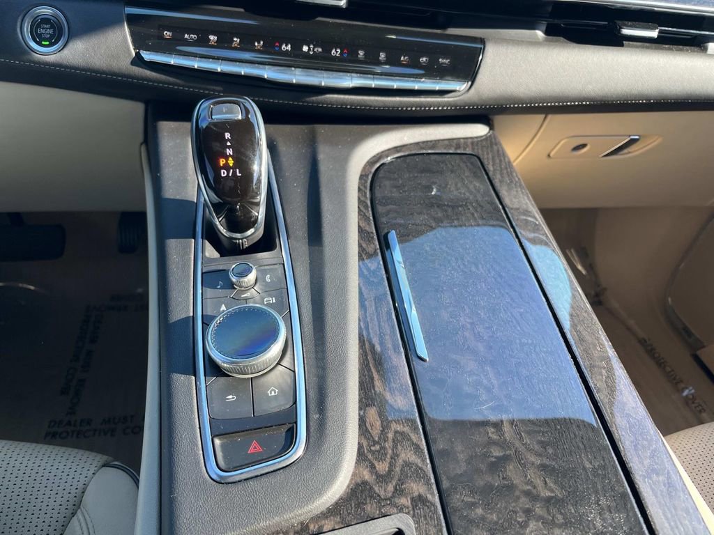 Certified 2021 Cadillac Escalade Premium Luxury w/ Driver Assist Tech Package image 38