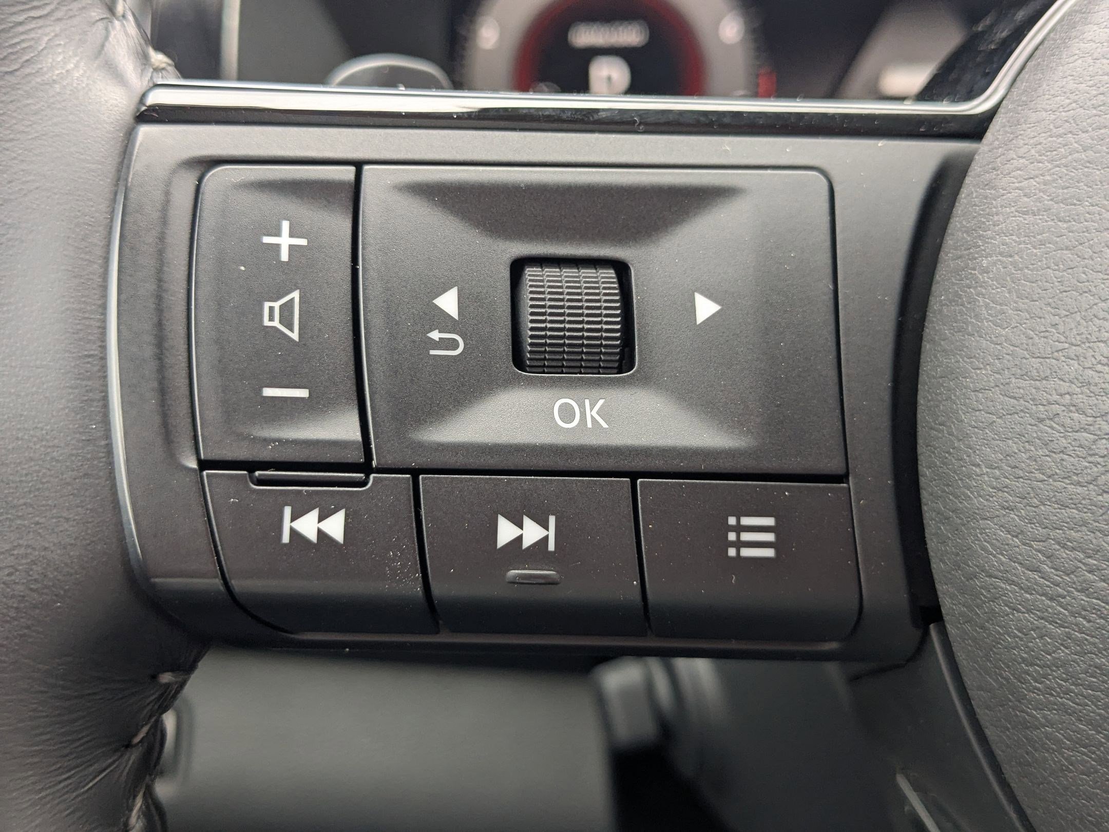 Used 2023 Nissan Pathfinder Platinum AWD/4WD image 18