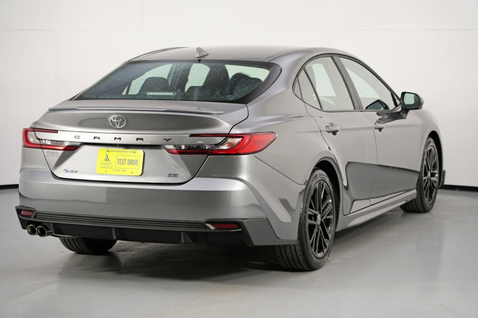 Used 2025 Toyota Camry SE w/ Convenience Package image 48