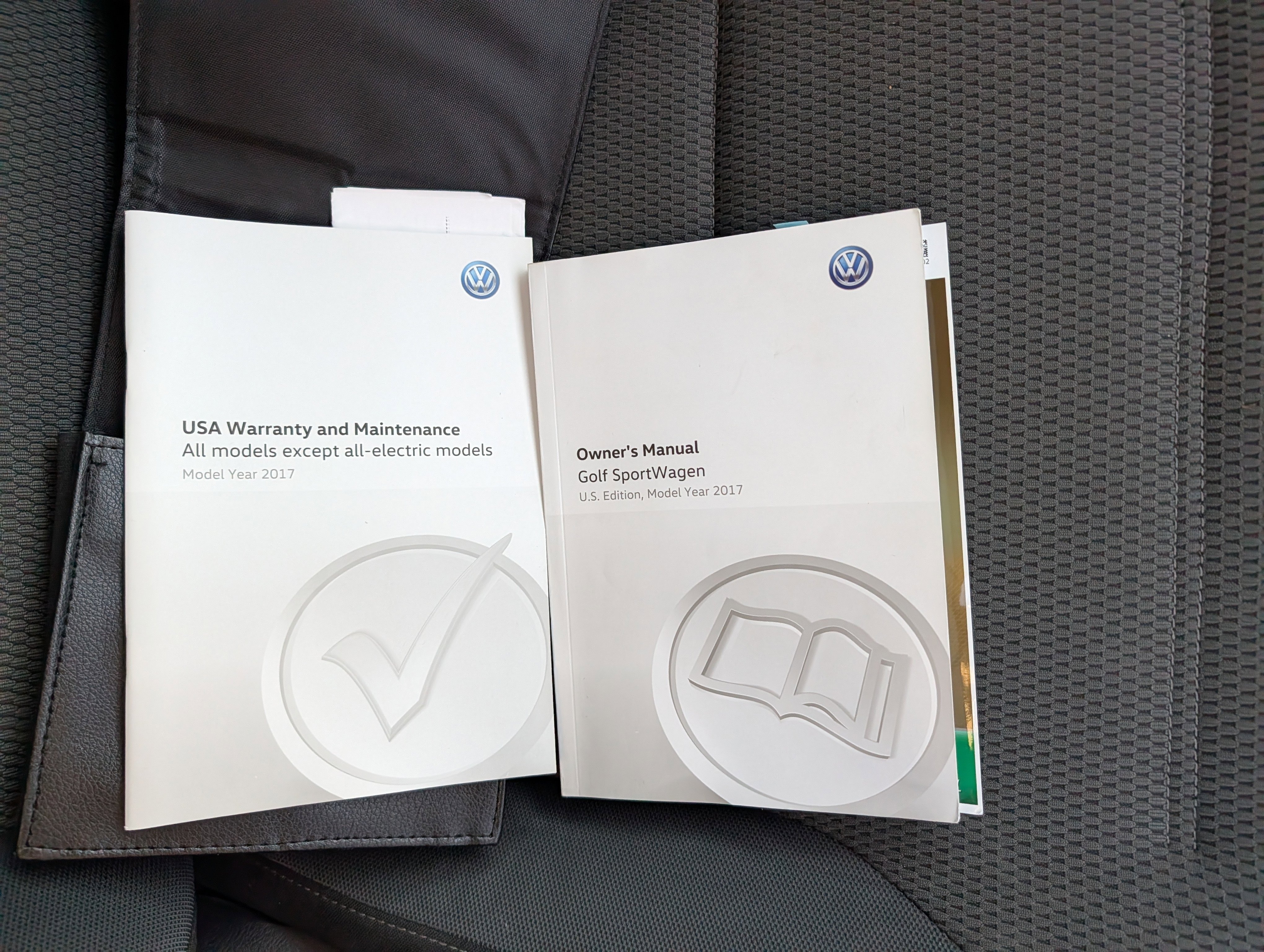 Used 2017 Volkswagen Golf S image 25