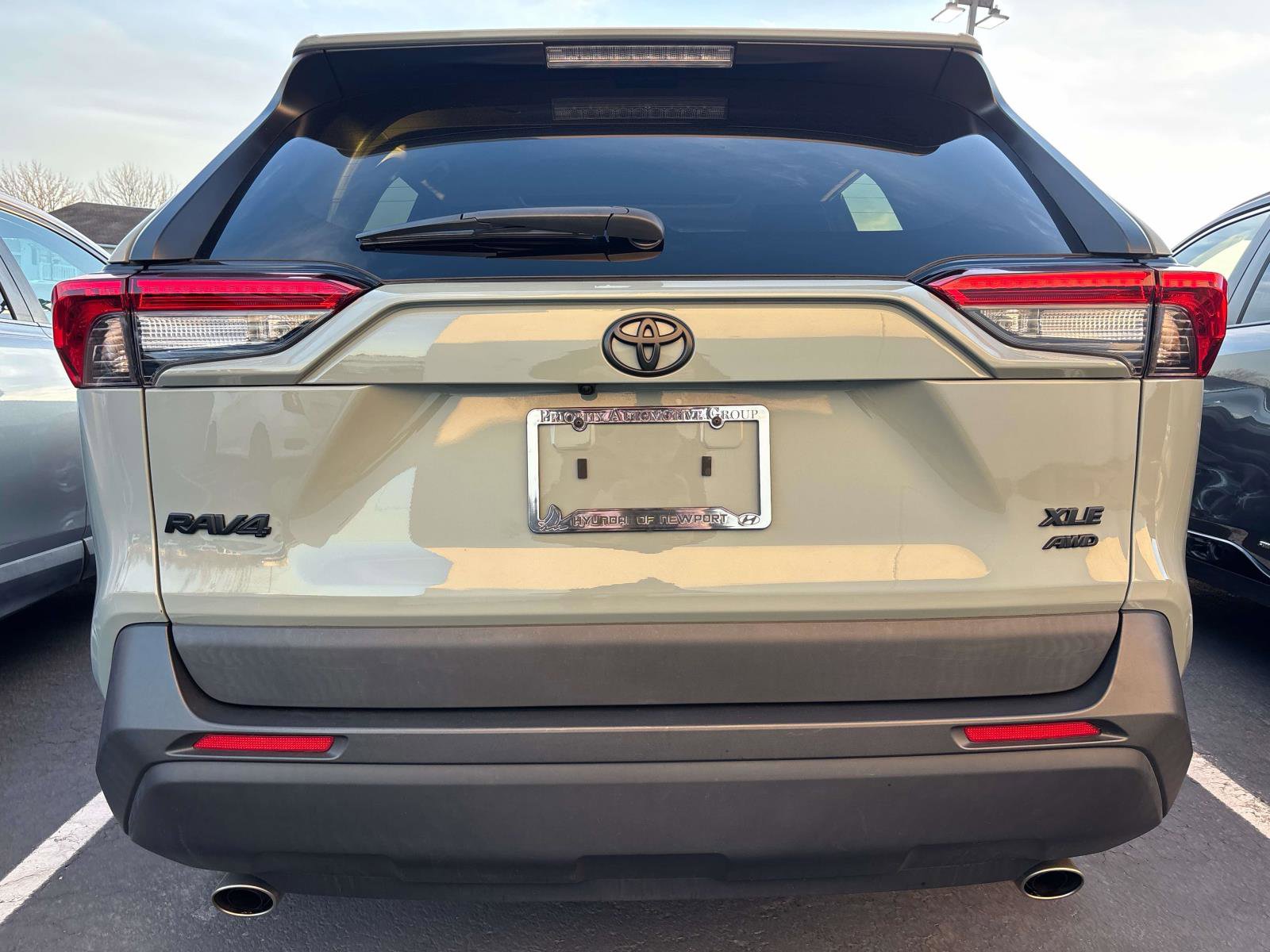 Used 2022 Toyota RAV4 XLE w/ Convenience Package AWD/4WD image 2