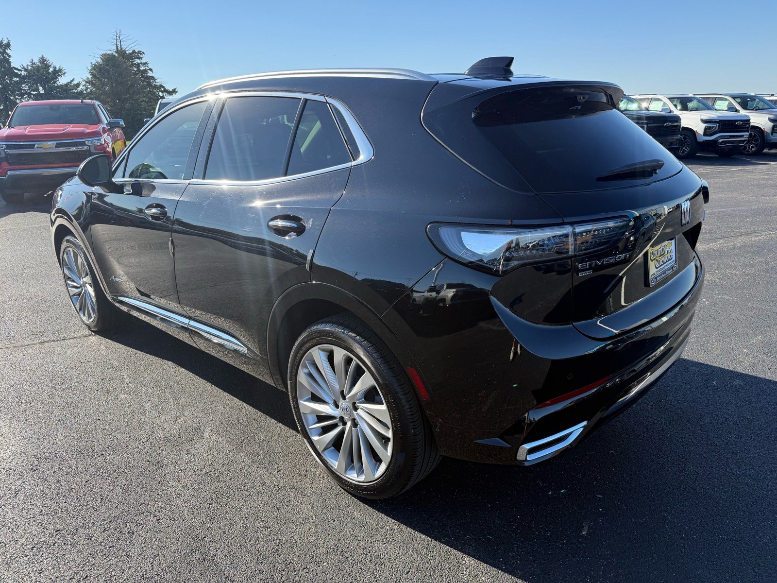 Used 2025 Buick Envision Avenir AWD/4WD image 3