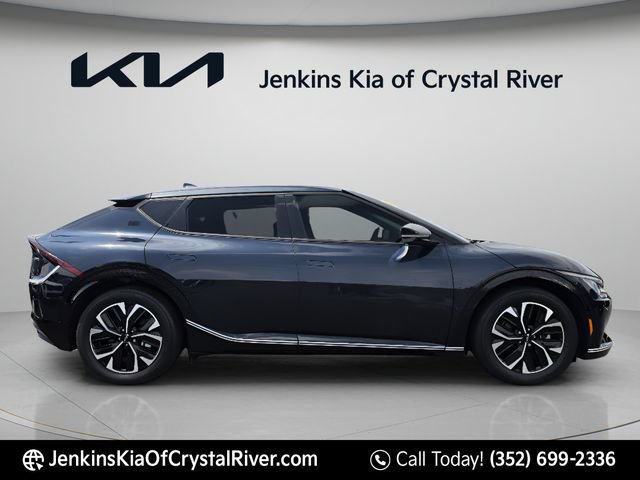 Used 2024 Kia EV6 Wind RWD image 4