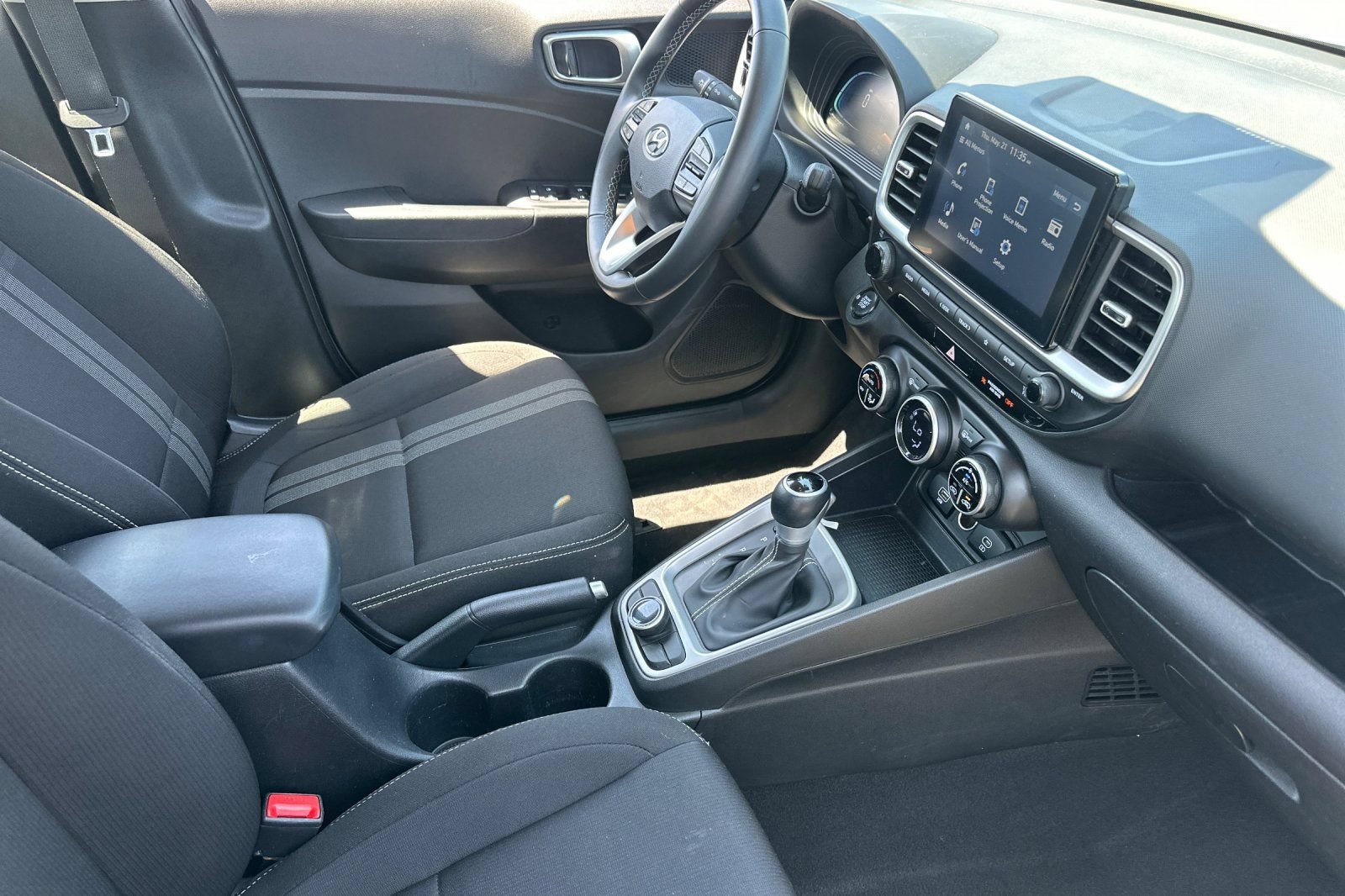Used 2025 Hyundai Venue SEL FWD image 20