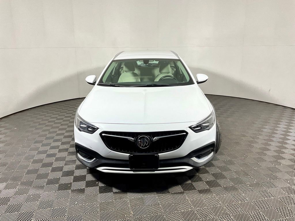 Used 2018 Buick Regal Preferred w/ Sights and Sounds Package image 4