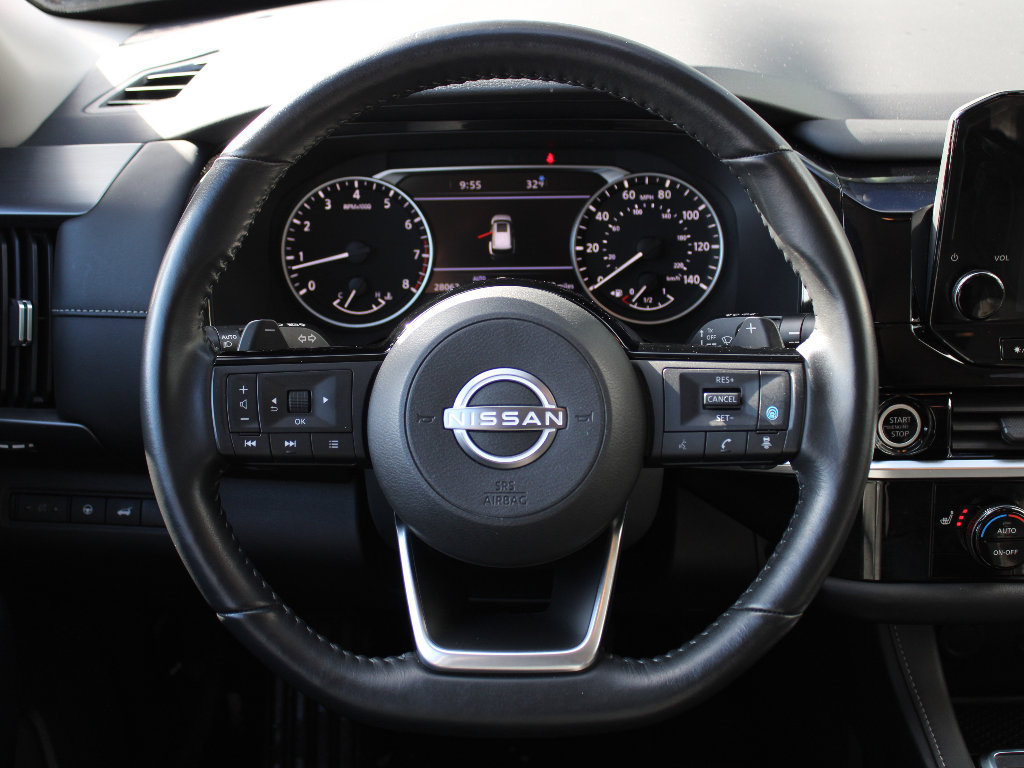 Used 2023 Nissan Pathfinder SL image 14