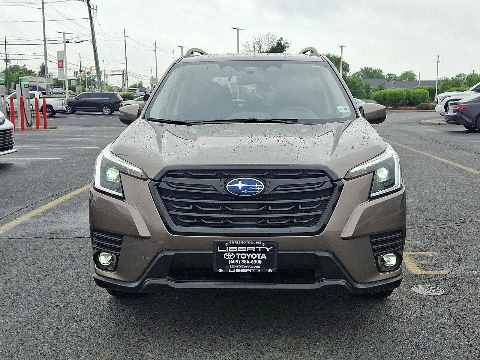Used 2024 Subaru Forester Premium AWD/4WD image 2