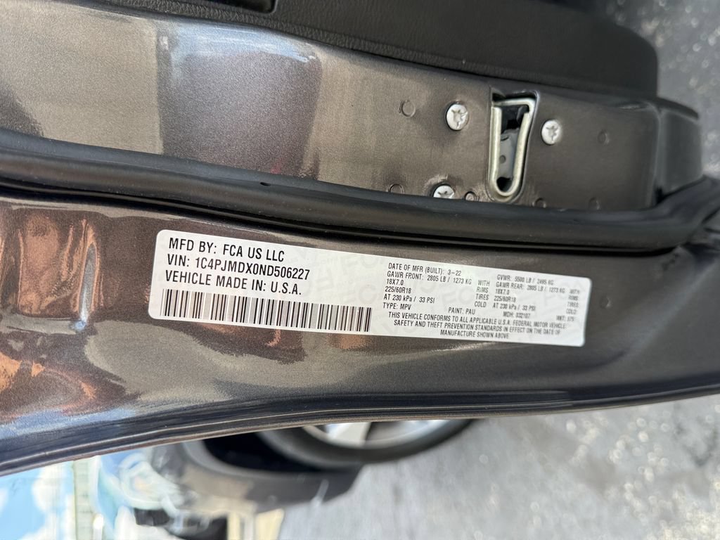 Certified 2022 Jeep Cherokee Limited AWD/4WD image 34