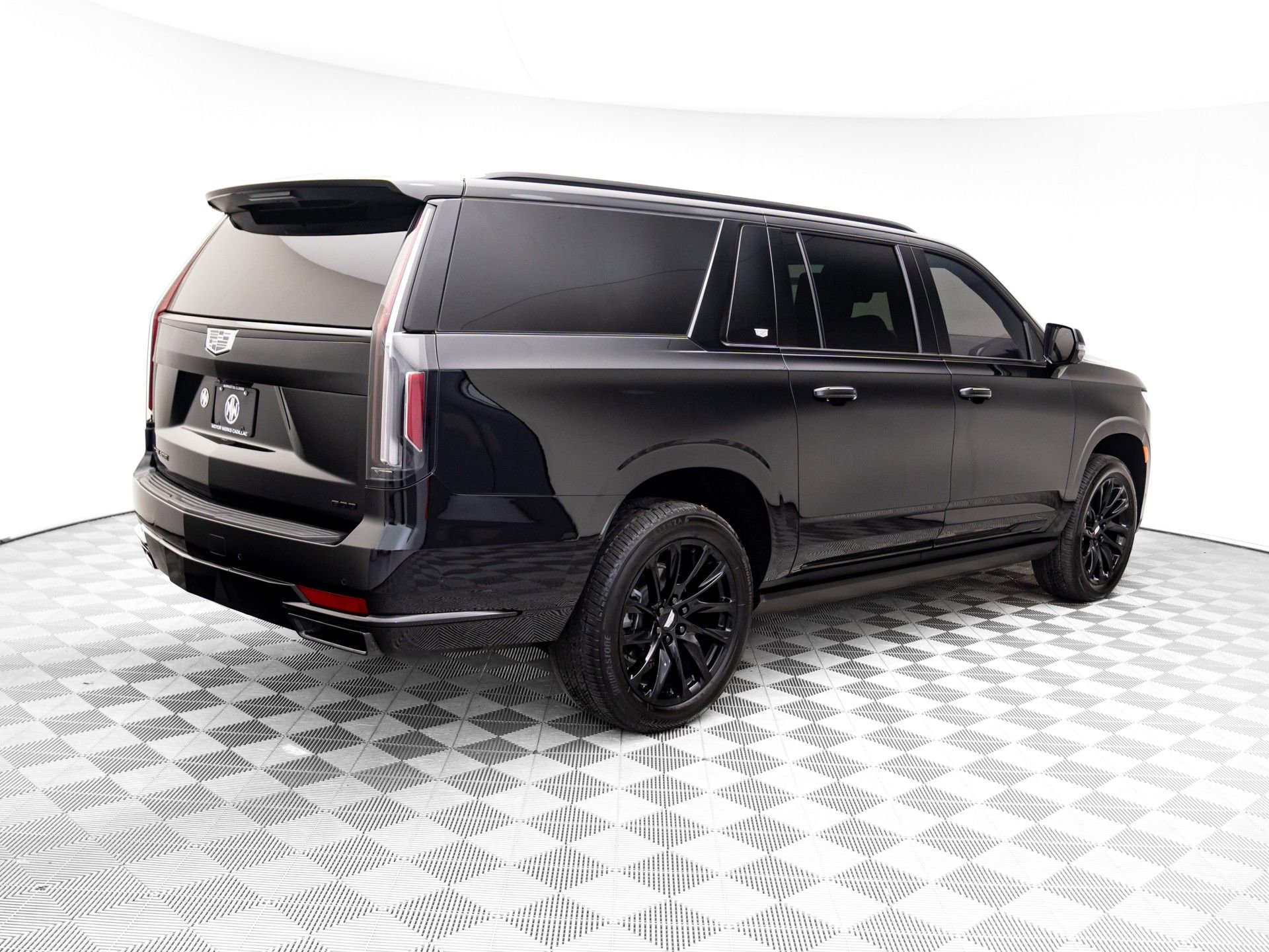 Certified 2024 Cadillac Escalade ESV Sport Platinum w/ LPO, ONYX Package image 6