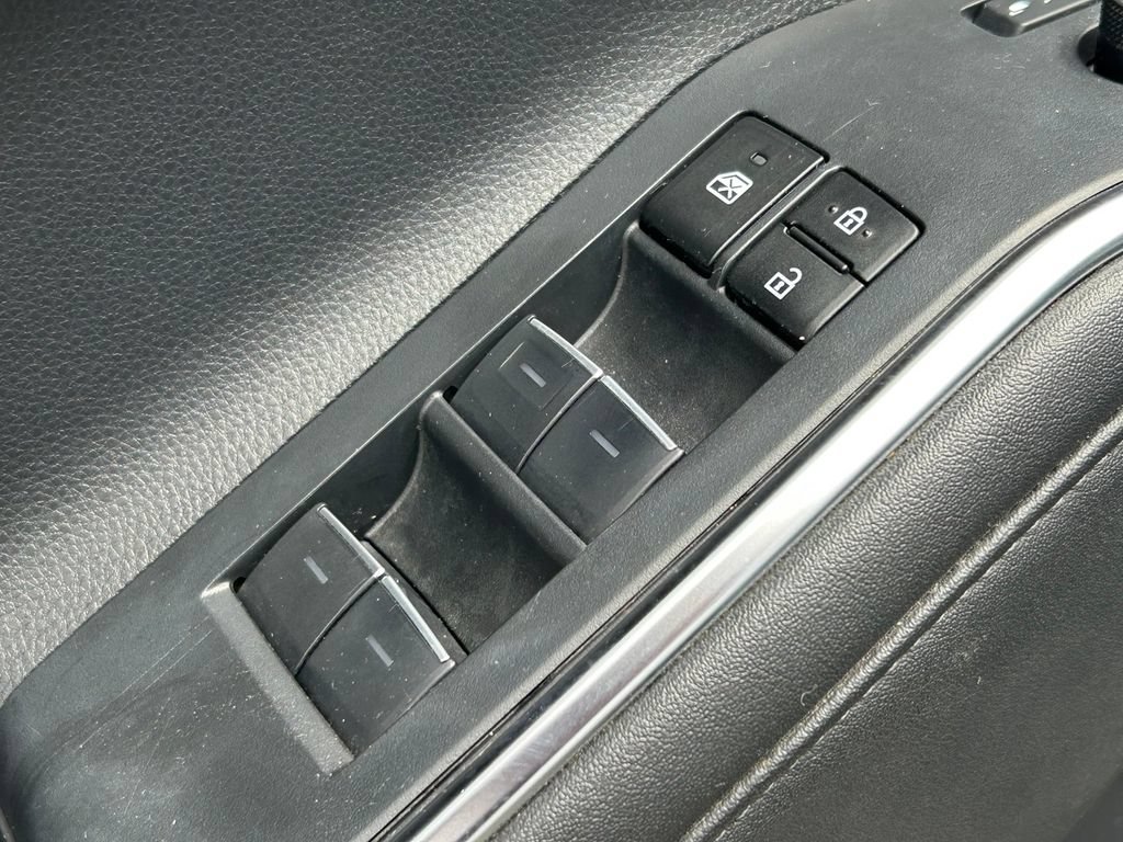 Used 2024 Toyota Highlander Platinum FWD image 26