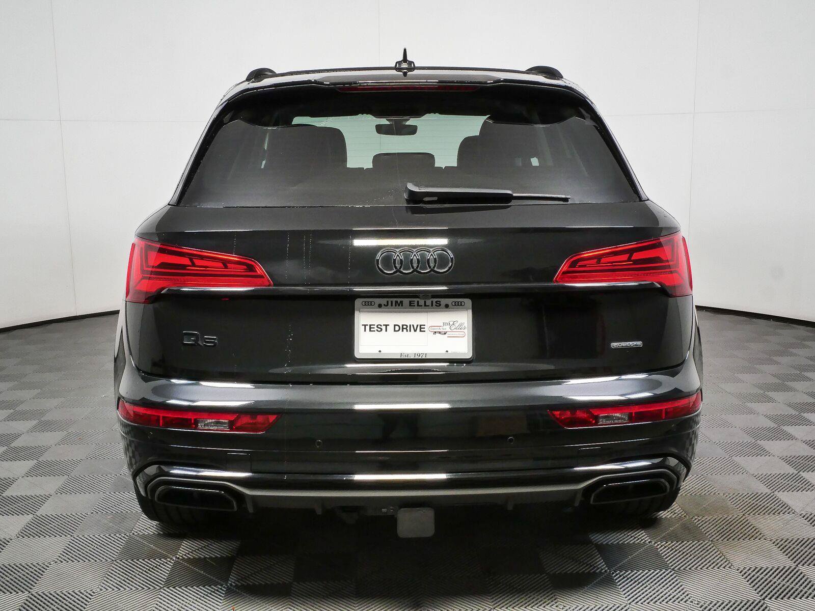 Used 2023 Audi Q5 2.0T Premium Plus w/ Premium Plus Package AWD/4WD image 30