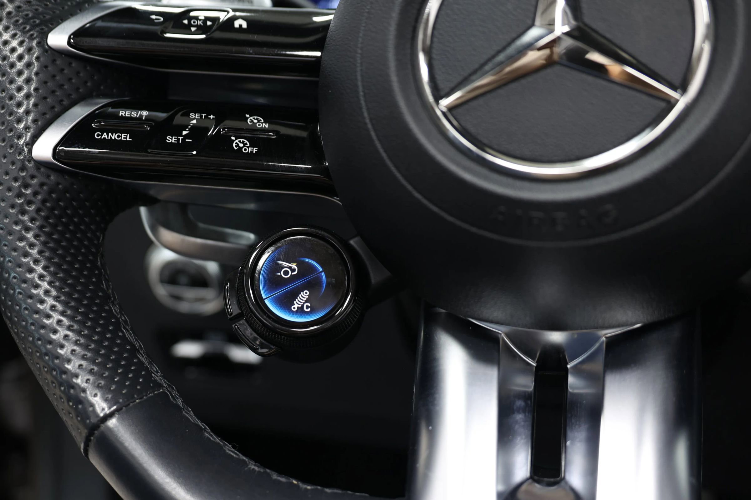 Used 2022 Mercedes-Benz SL 63 AMG 4MATIC image 30