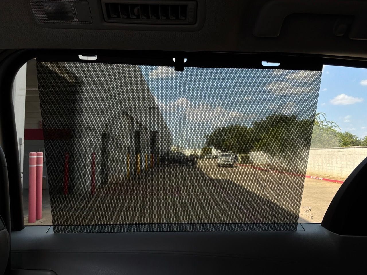 Used 2025 Toyota Sienna XLE FWD image 14