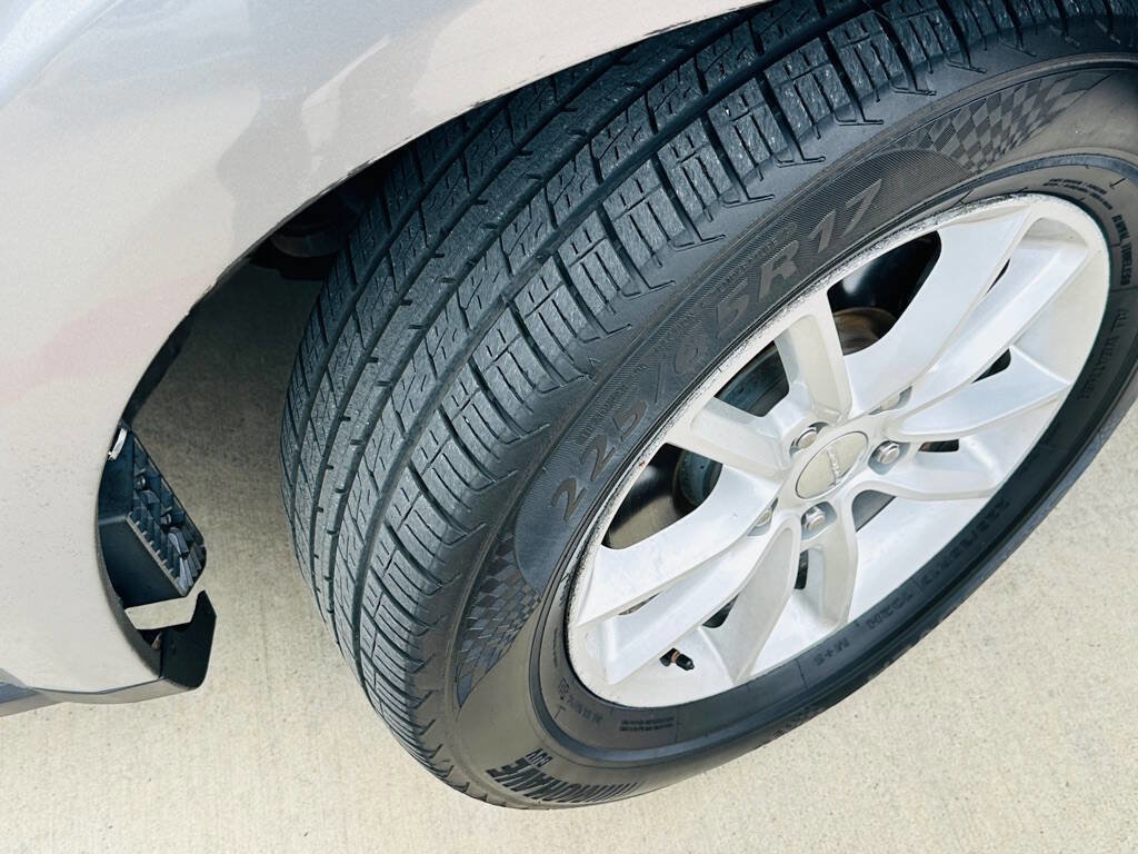 Used 2016 Dodge Journey SXT image 32