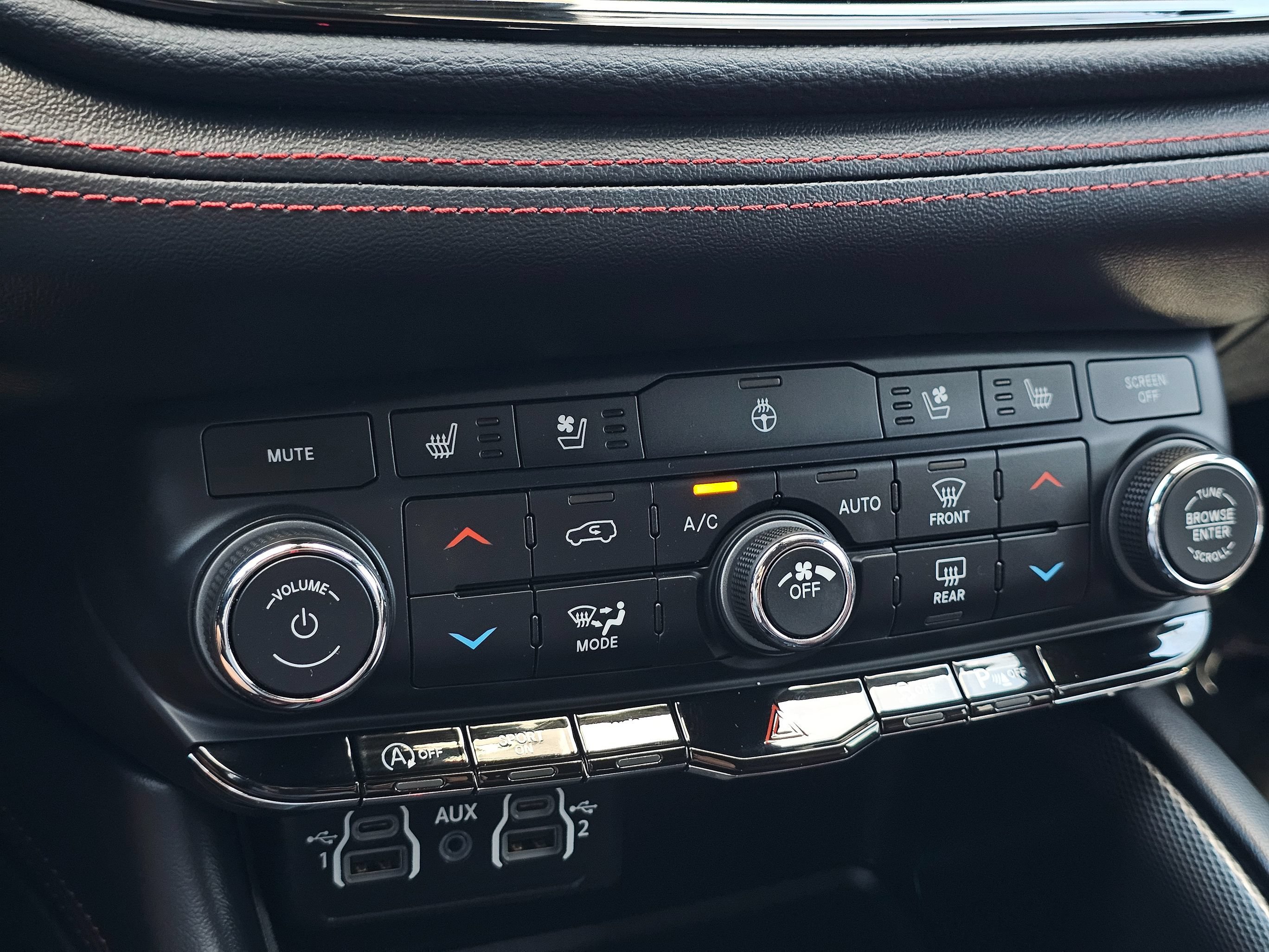 Used 2024 Dodge Durango GT RWD image 41