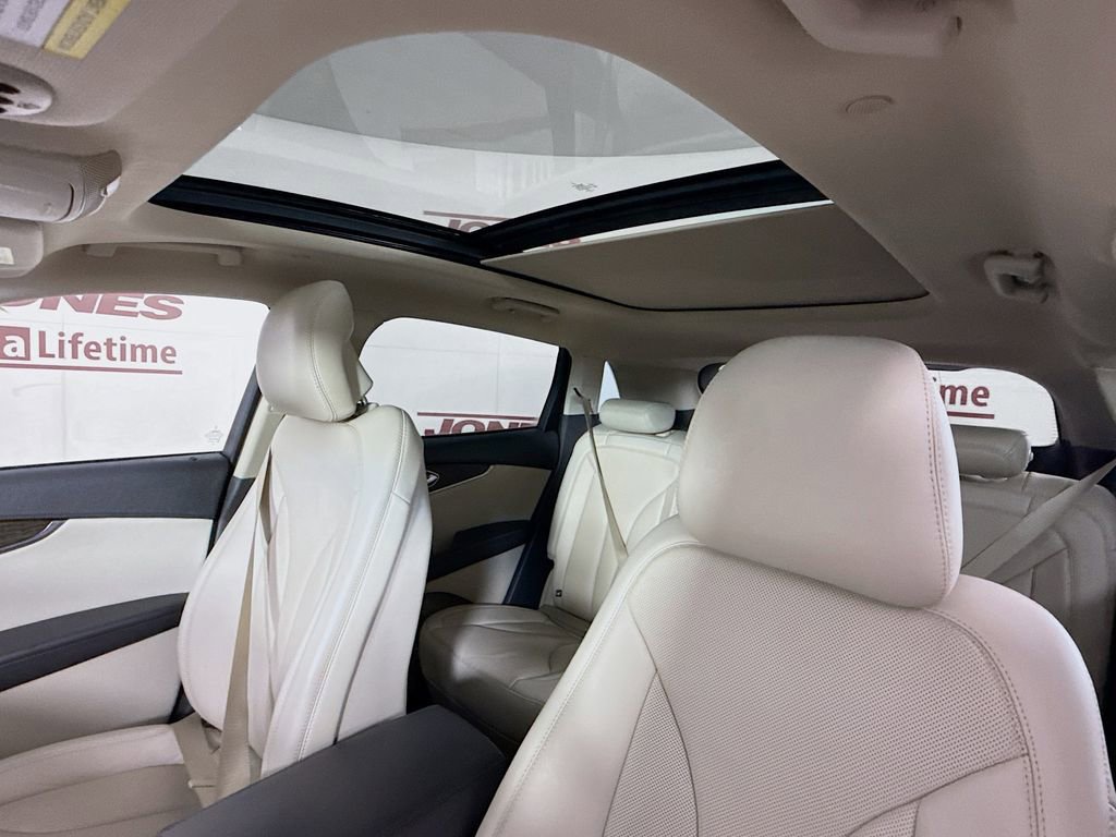 Used 2019 Lincoln Nautilus Reserve image 11
