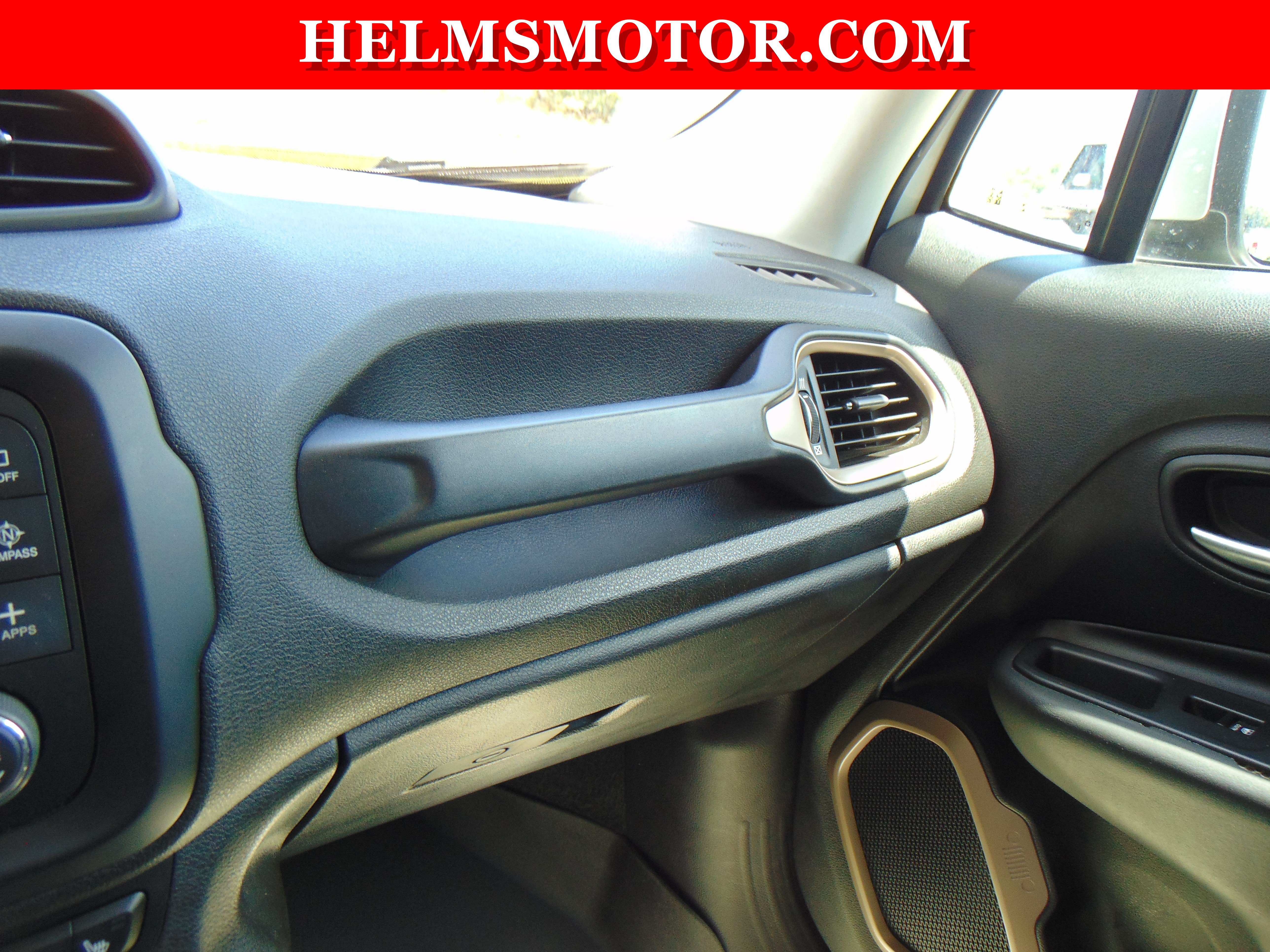 Used 2016 Jeep Renegade Limited FWD image 24