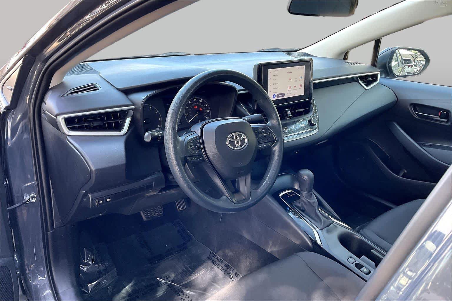 Used 2023 Toyota Corolla LE FWD image 18
