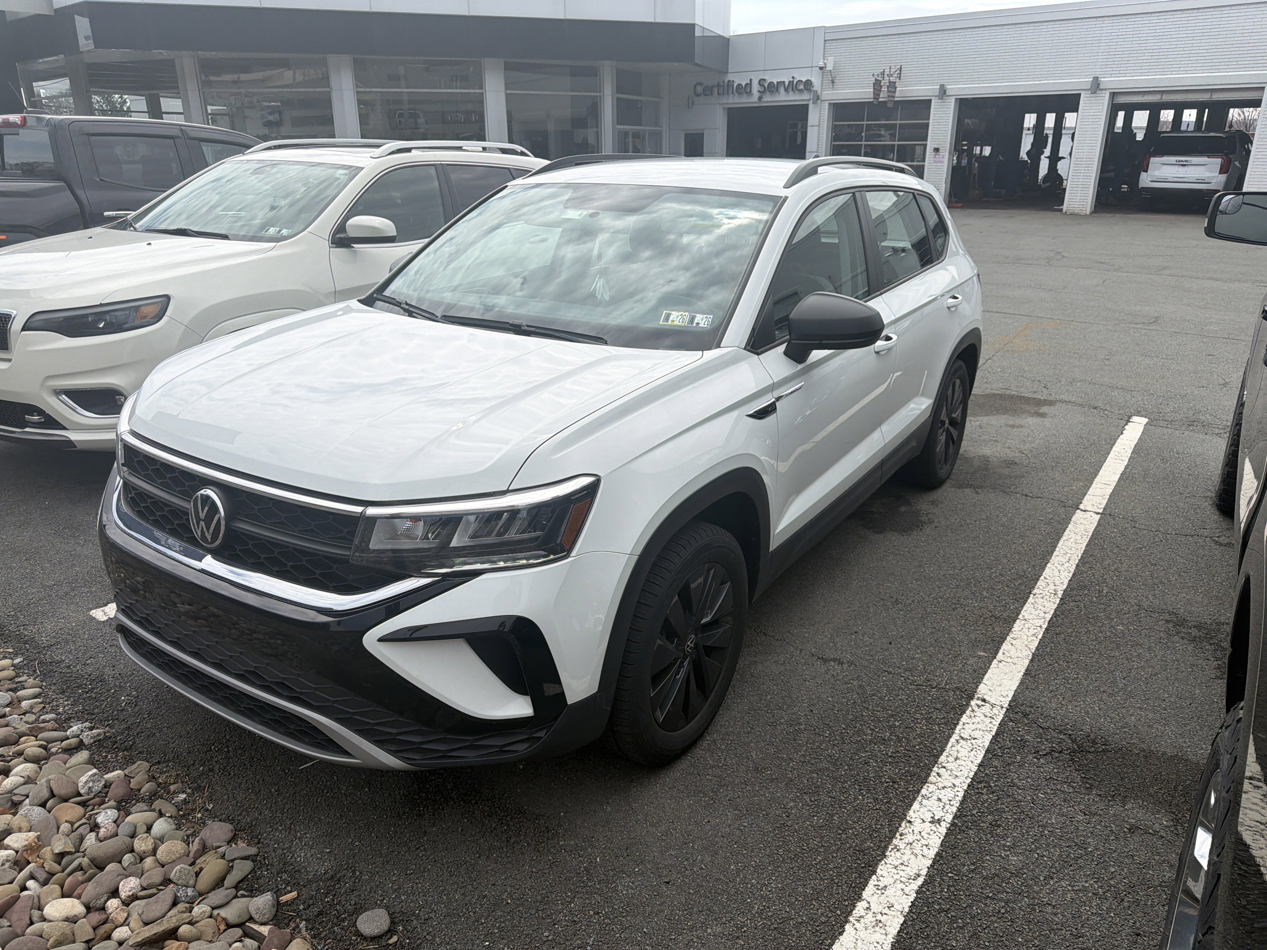 Used 2022 Volkswagen Taos S image 3