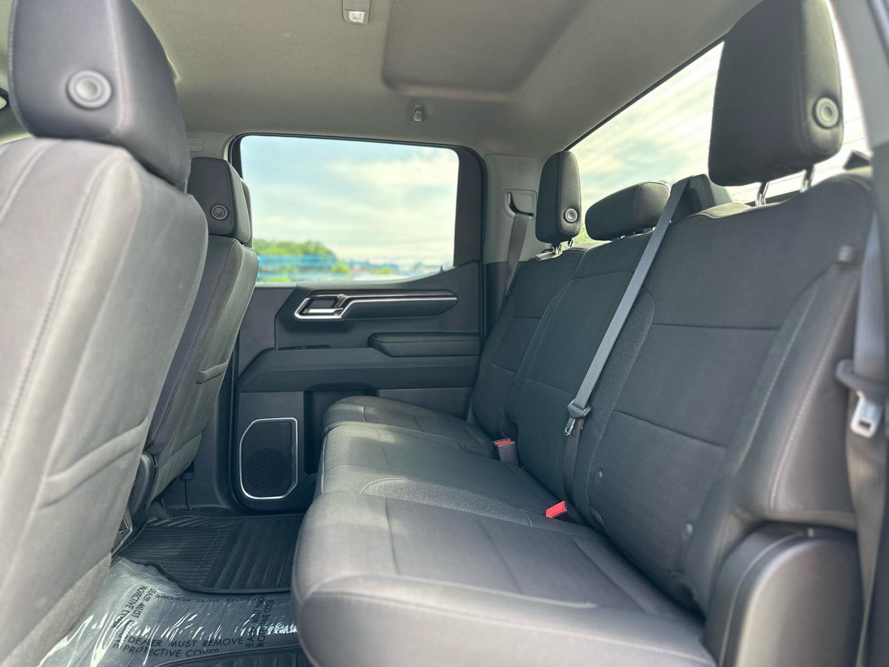 Used 2024 Chevrolet Silverado 1500 LT AWD/4WD image 14