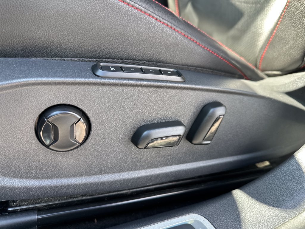 Used 2020 Volkswagen Jetta GLI Autobahn FWD image 9
