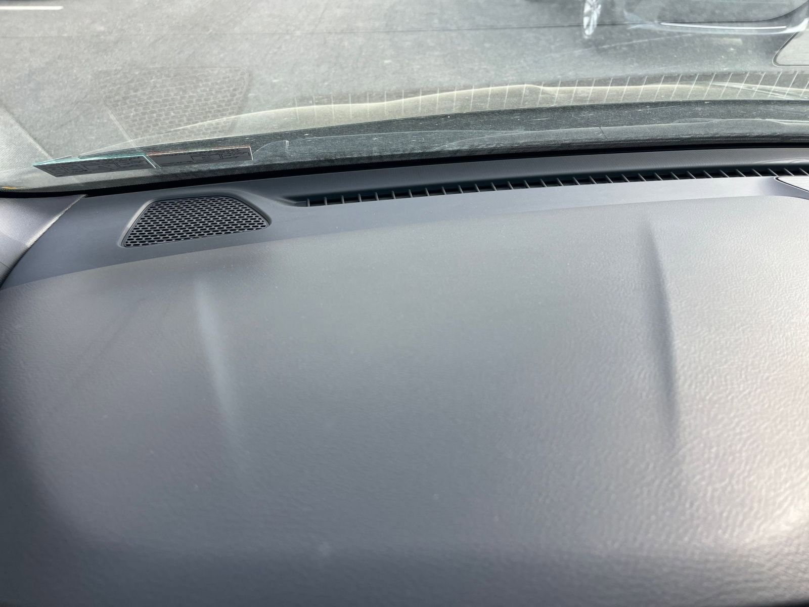 Used 2025 Chrysler Pacifica Select image 37