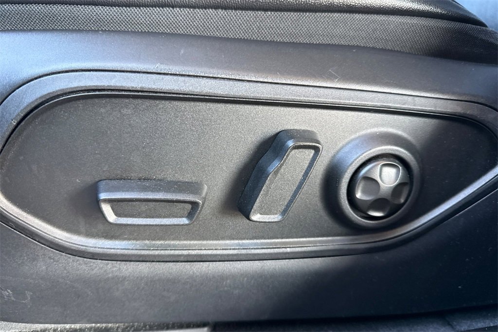 Used 2024 Jeep Grand Cherokee Limited image 17