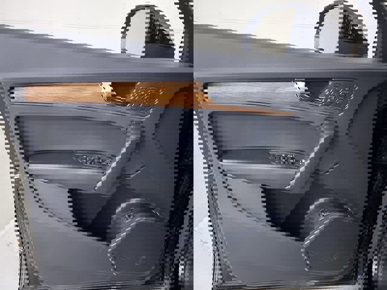 Used 2025 Audi Q5 2.0T Premium w/ Convenience Plus Package image 10