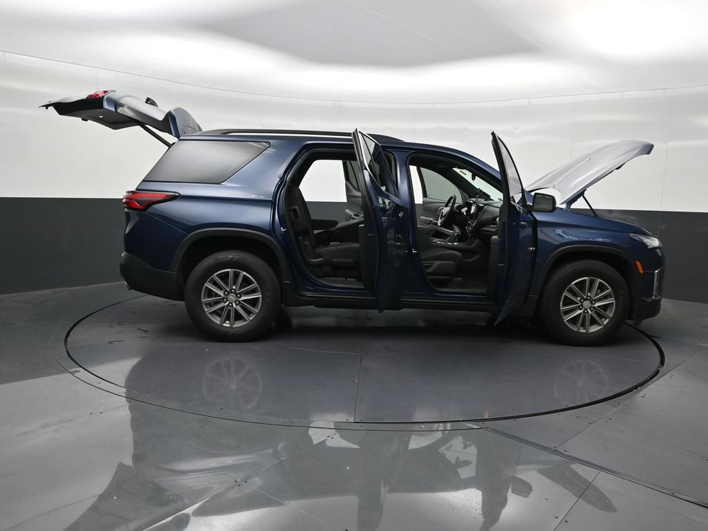 Used 2023 Chevrolet Traverse LT FWD image 33