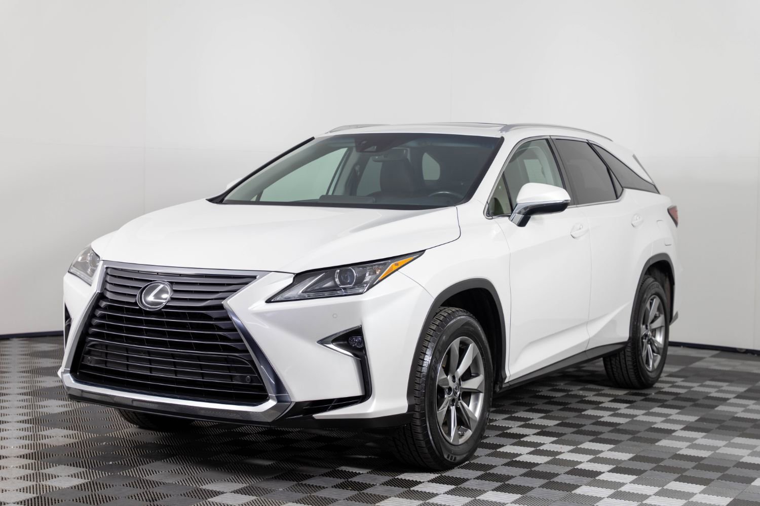 Used 2018 Lexus RX 350L Luxury image 2