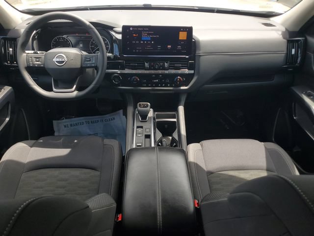 Used 2026 Nissan Pathfinder SV FWD image 17