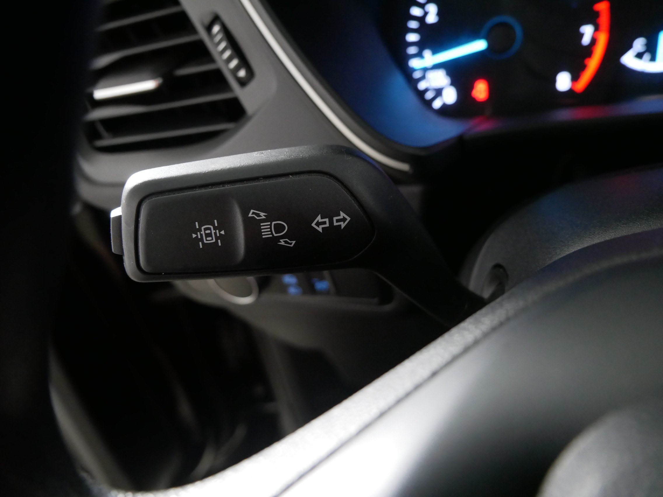 Used 2022 Ford Escape SE FWD image 32