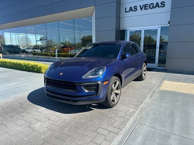 Used 2022 Porsche Macan AWD/4WD image 1