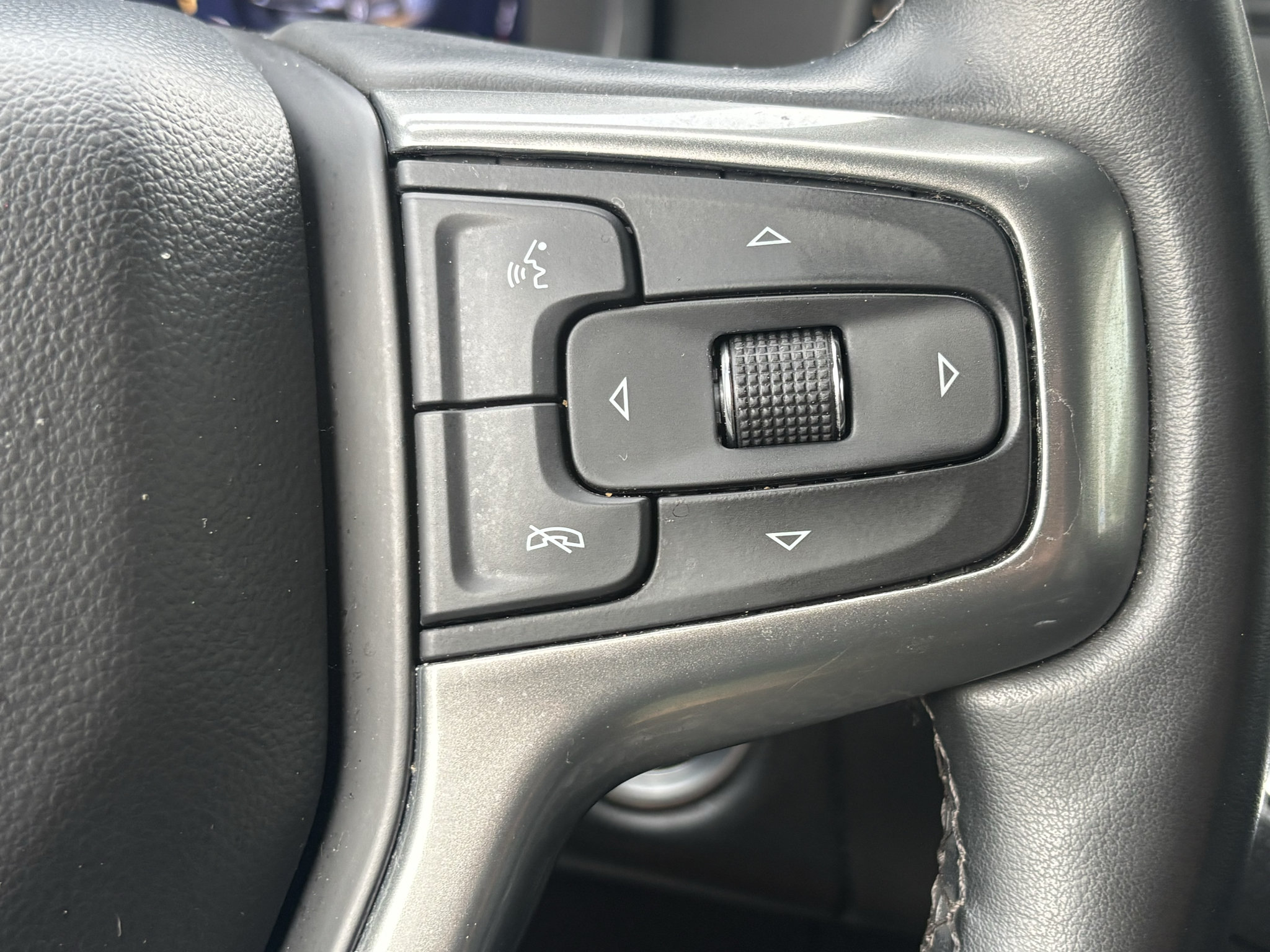 Used 2023 Chevrolet Suburban Premier AWD/4WD image 14