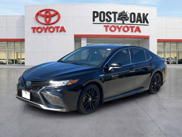 Used 2021 Toyota Camry XSE w/ Cold Weather Package image 3