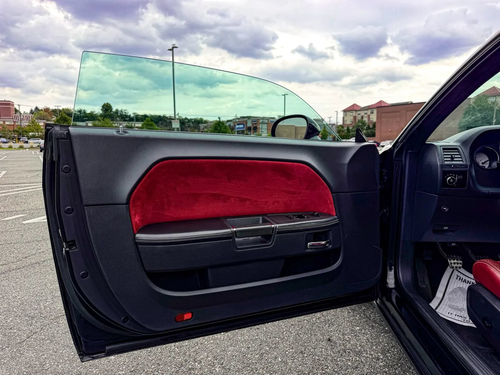 Used 2014 Dodge Challenger SRT8 w/ Harman/Kardon Audio Group RWD image 14
