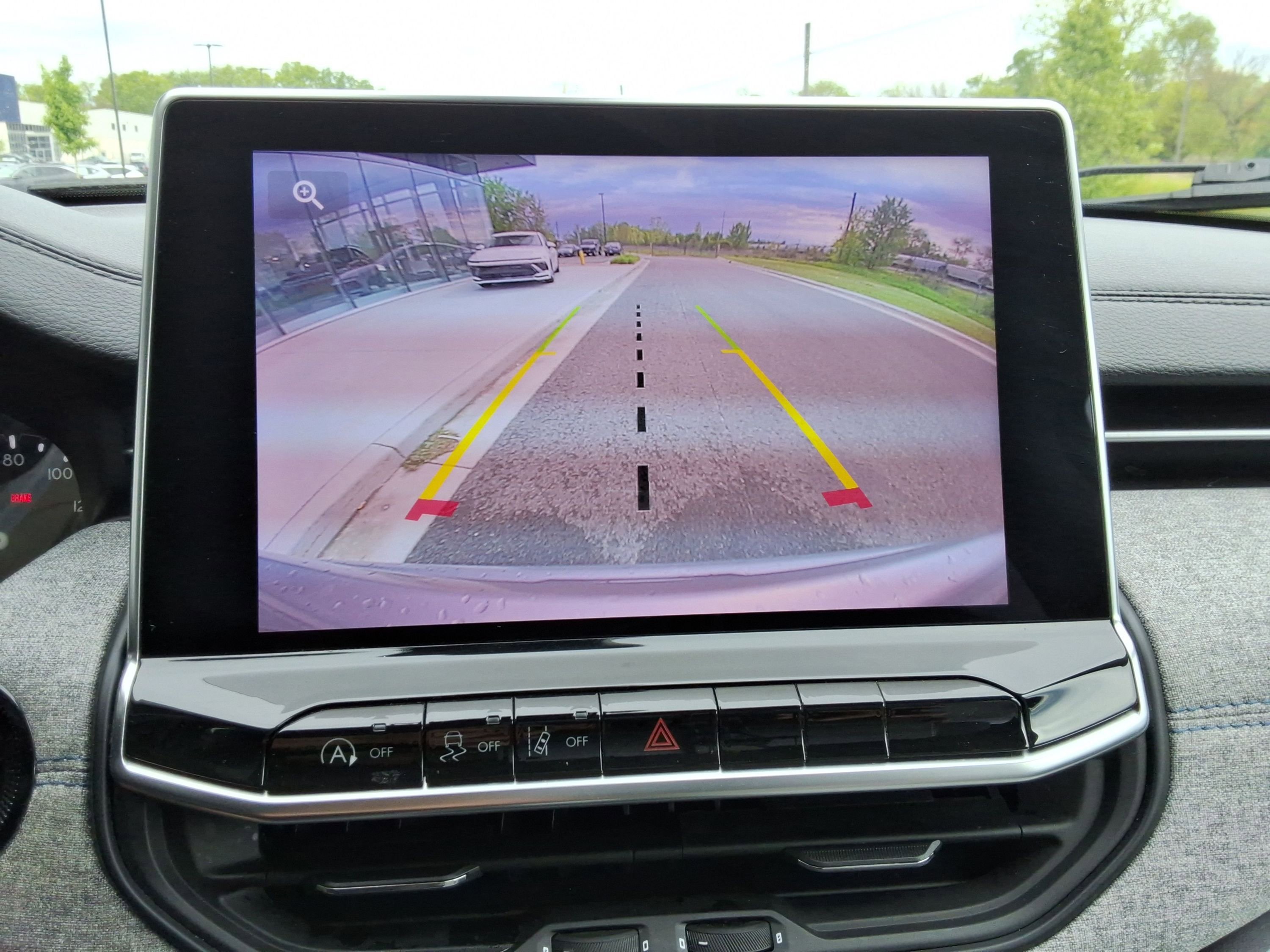 Used 2022 Jeep Compass Latitude FWD image 16