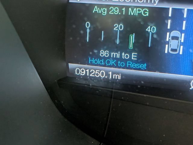 Used 2019 Ford Fusion SE FWD image 18