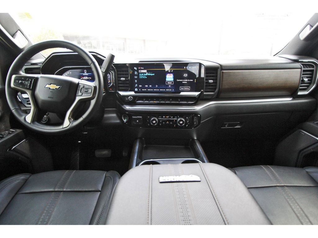 Used 2024 Chevrolet Silverado 2500 High Country w/ High Country Premium Package image 9
