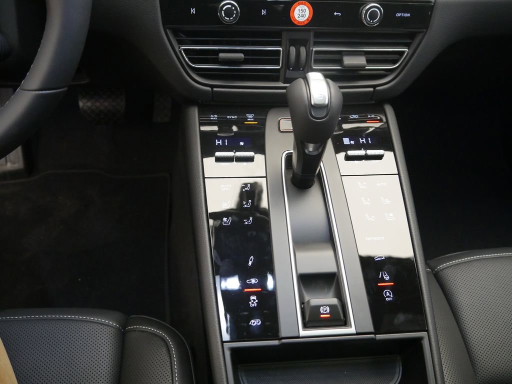 New 2026 Porsche Macan GTS AWD/4WD image 46