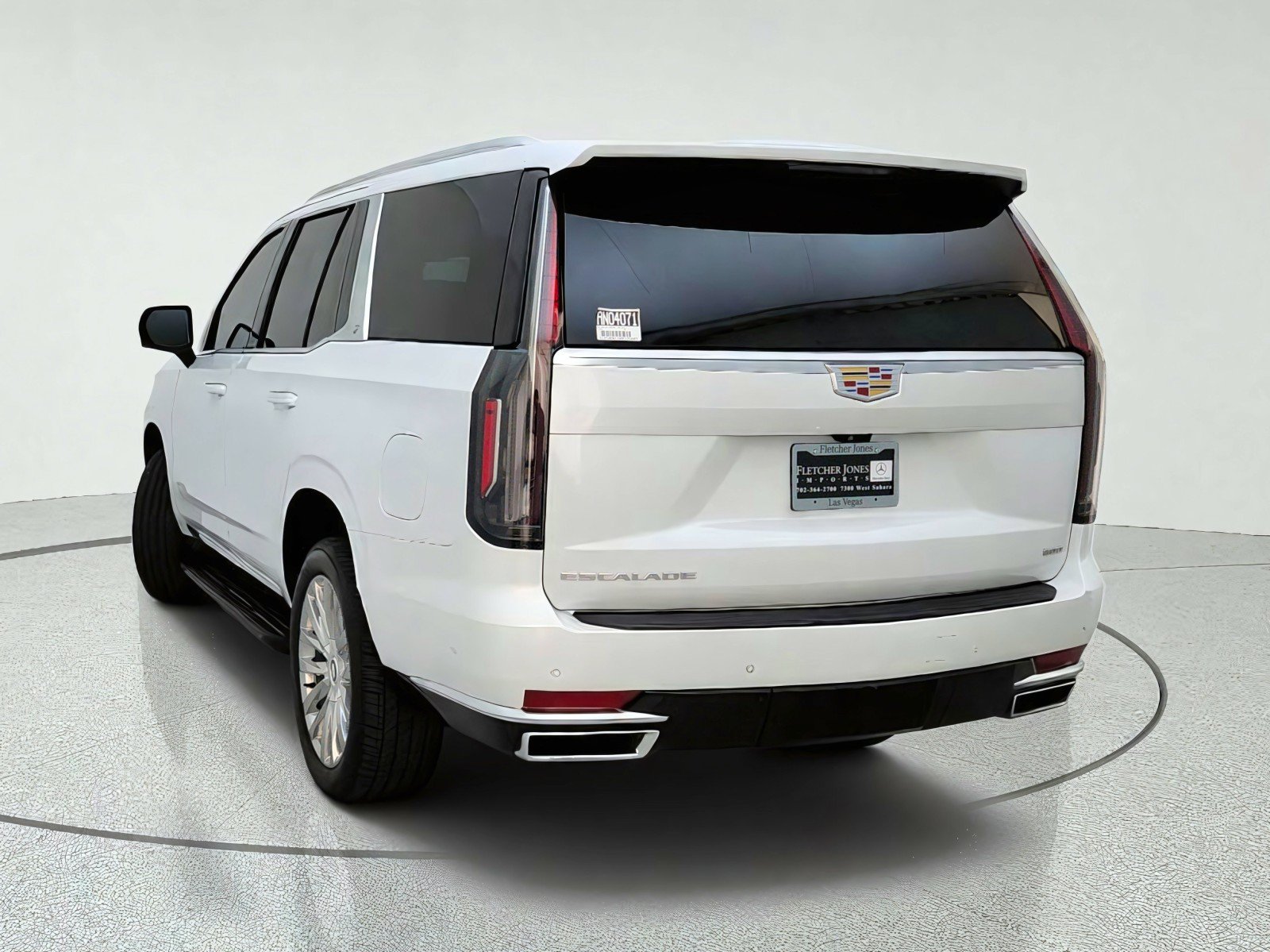 Used 2024 Cadillac Escalade Premium Luxury AWD/4WD image 11