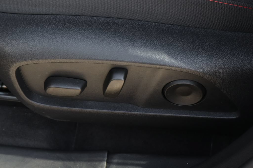 Used 2025 Chevrolet Equinox RS w/ Convenience Package III FWD image 18